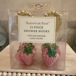 ⚡️Maison De Base "Strawberry" 12 Piece Shower Hooks